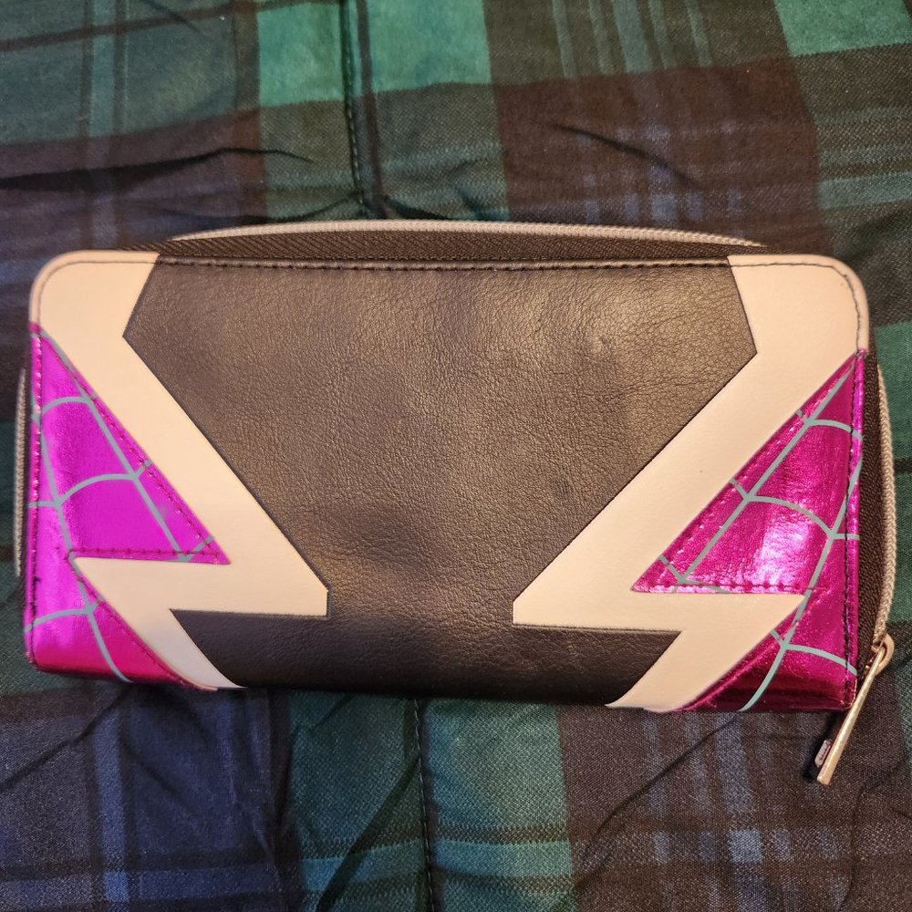 Spider Gwen Wallet NWOT - Picture 4 of 6